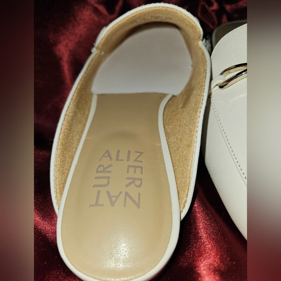 NATURALIZER - White Leather Mules with Gold Chain Detail - Picture 5 of 7